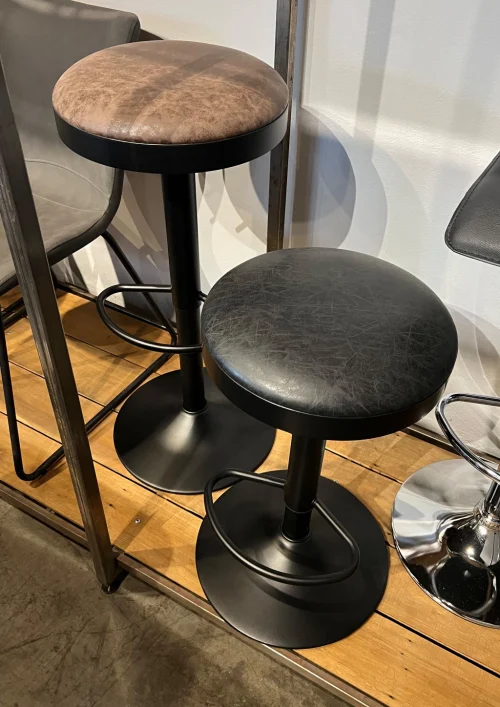 Banqueta Round con base negra